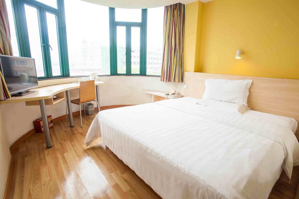 7Days Inn Foshan Nanhai Huangqi Jiazhou Plaza Стая снимка